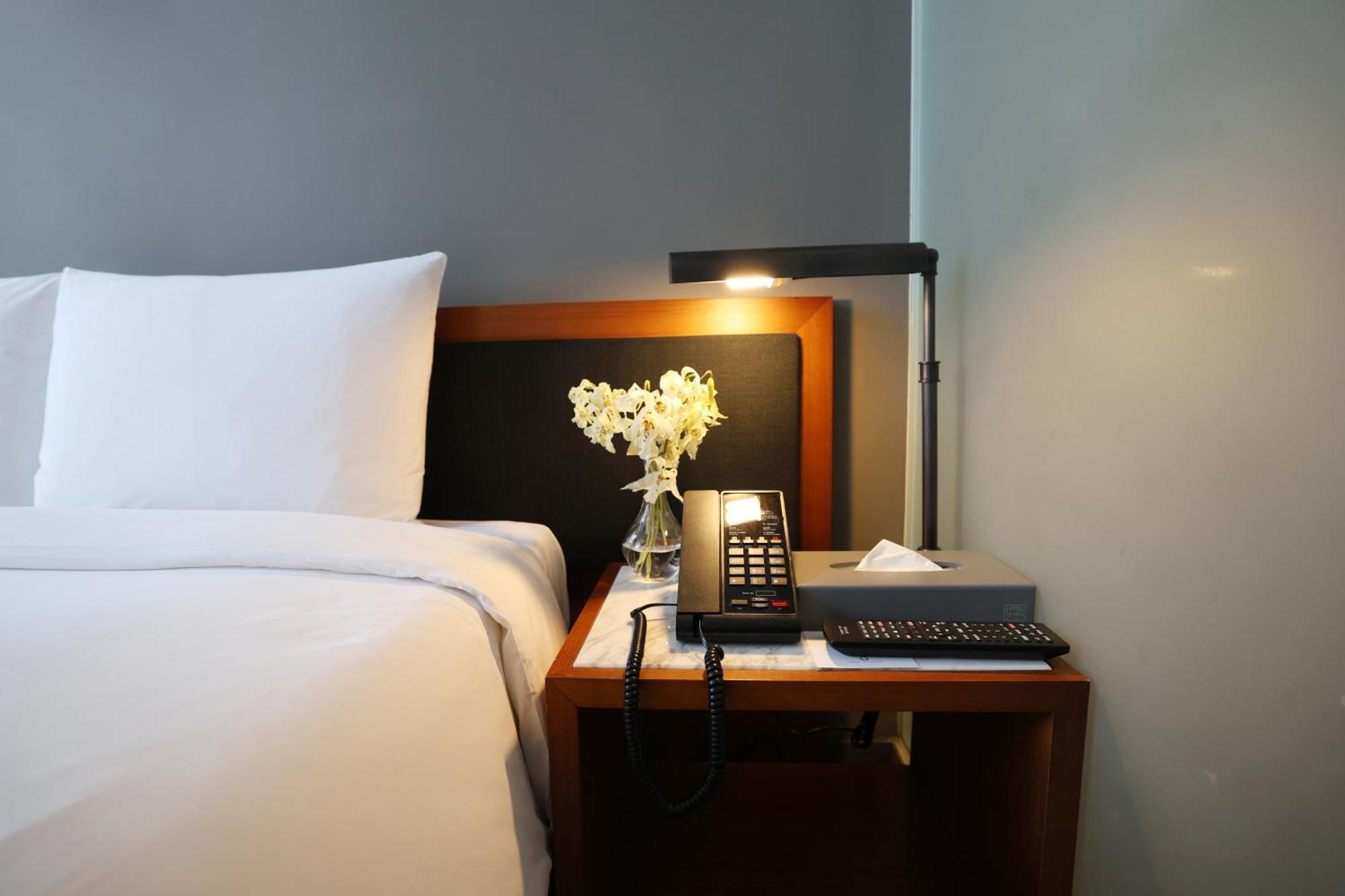 HOTEL SHINSHIN | ⋆⋆⋆ | SEOUL, SOUTH KOREA | SEASON DEALS FROM $89